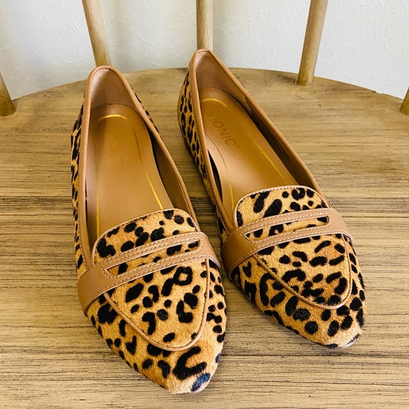 Vionic Shoes - Vionic Savannah Leopard Flats Sz. 5
